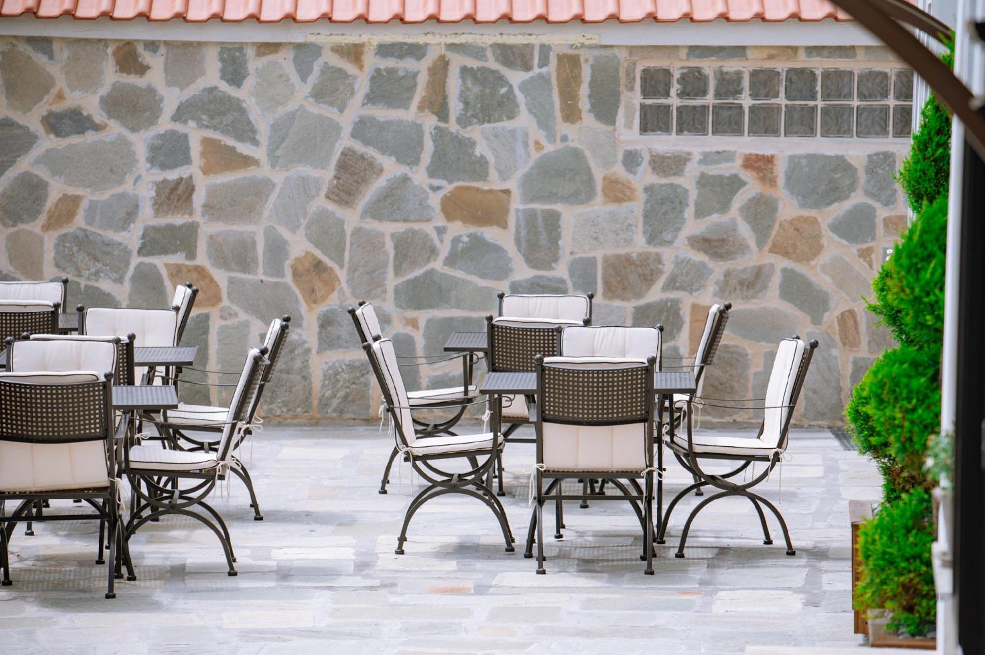 Hotel Νysa Mousthéni Exteriér fotografie
